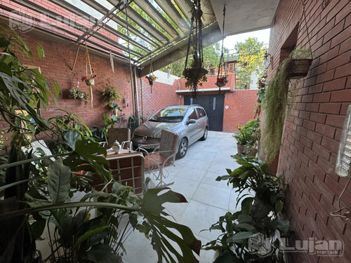 Venta Casa En Mataderos Albariño 900 - 5 Ambs Patio, Garage, Terraza