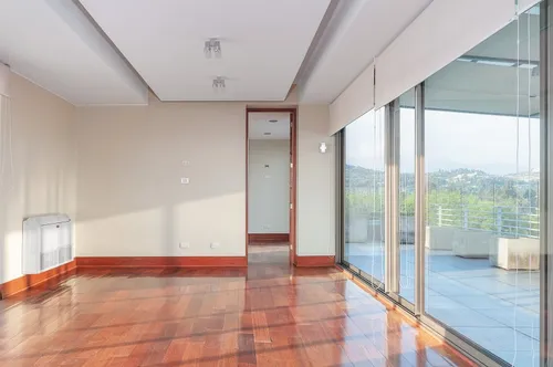 Vende Penthouse Vista Despejada Al Oriente