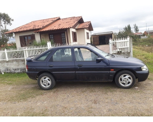 Imagem 6 de 8 de Ford Escort Glx