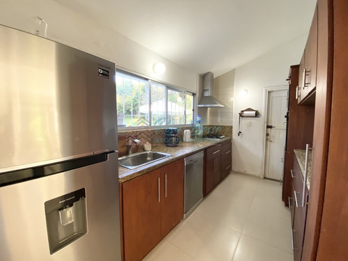 Casa En San Rafael, 4 Dormitorios *- Ref: 3461