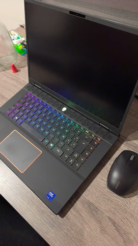 Laptop Alienware M16 R2 Negro 64gb De Ram Windows 11 Dark Moon (Usado)