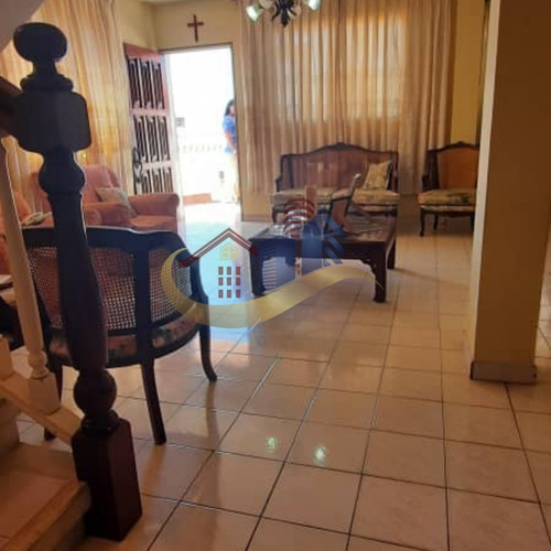 Imagen 4 de 13 de Casa En Las Colinas De 5 Hab. 2 Baños Ref 873