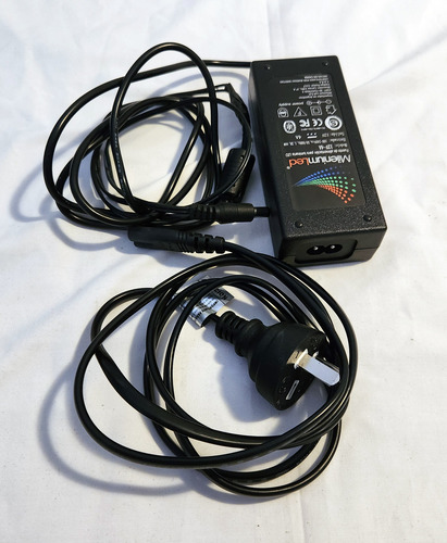 Modem Router Wi-fi Technicolor + Fuente Cga4233tch3 (usado) Negro