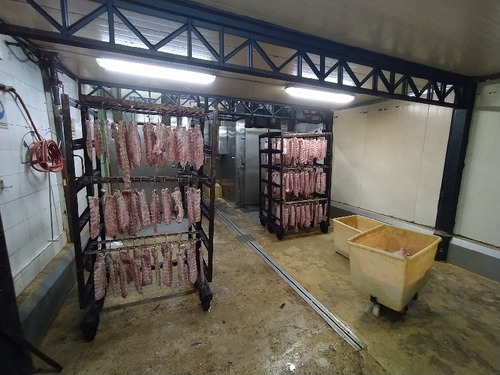 Imagen 9 de 13 de María Meléndez Vende Empresa De Producción Embutidos Y Cerdo