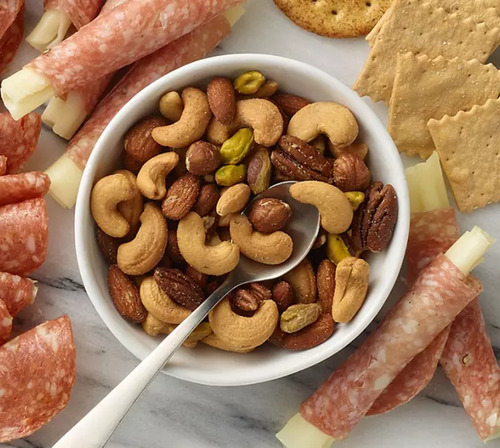 Member's Mark Deluxe Mixed Nuts / Nueces Mixtas Con Sal