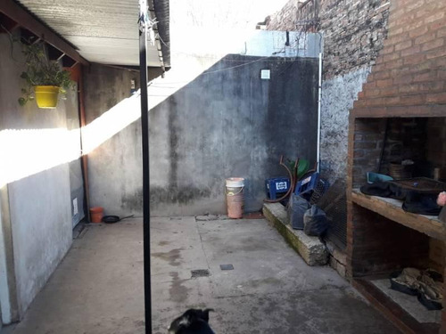 Departamento De Pasillo En El Barrio Fisherton