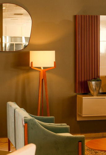 Luminária Piso Chão Em Madeira Com Cupula Design Elegante
