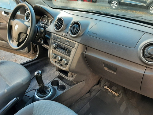 Volkswagen Voyage 1.6 Highline 101cv 2009