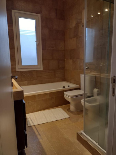 Imagen 13 de 19 de Venta Casa 6 Ambientes Con Piscina En Golf - Nordelta