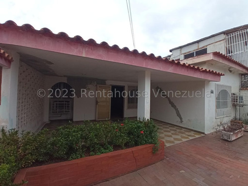 Casa En Venta En La Trinidad Mls 24-13770 Haydee Espinoza