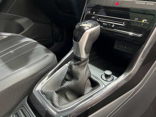 Volkswagen T-Cross 1.4 250 TSI TOTAL FLEX HIGHLINE AUTOMÁTICO