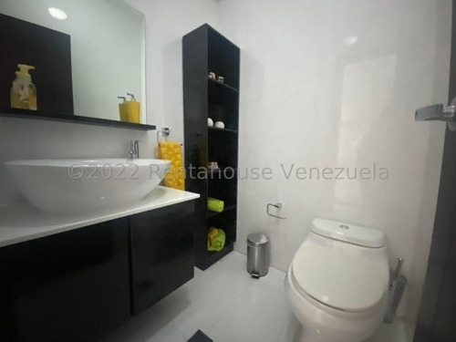 Imagen 11 de 26 de Bella Casa En Calle Cerrada Con Vigilancia En Colinas De Bello Monte, Caracas, Código: 23-23675 Mvg