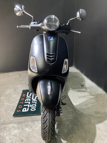 Piaggio Vespa Vxl150 Abs Negra 2023 2.900 Kms