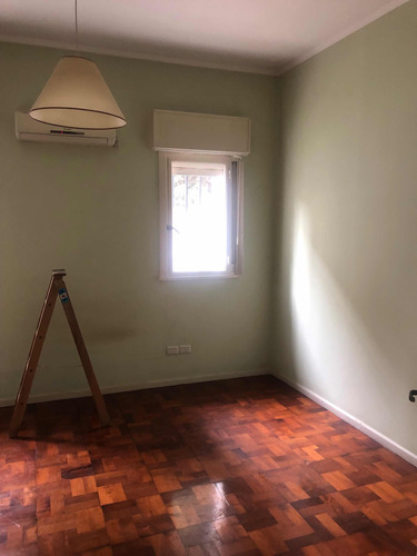 Casa En Venta 4 Ambientes Con Jardín Amplio, Pileta Y Cochera