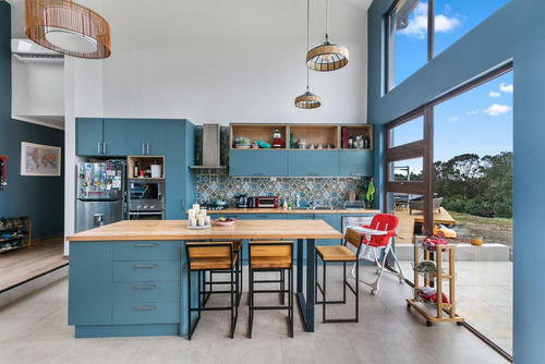 Linda Casa Prácticamente Nueva En Loteo Cumbres