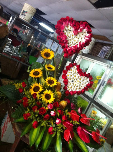 Imagen 5 de 10 de Arreglo Floral Ramo Regalo
