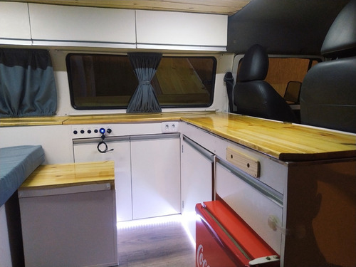 Imagem 7 de 15 de Kombi Motor Home