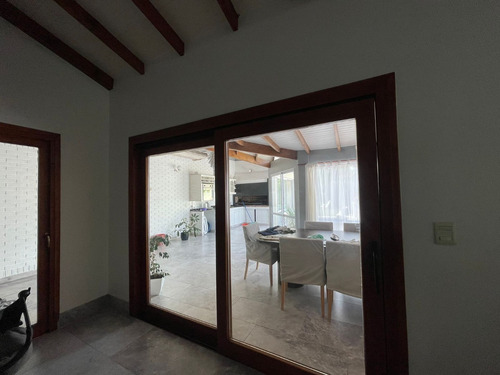 Casa En Venta - 6 Ambientes - Centro - Luján