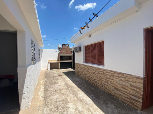 Casa De 3 Dormit Dependencia De Servicio / Departamento 3 Bños Y Cochera P/3 Vehiculos!