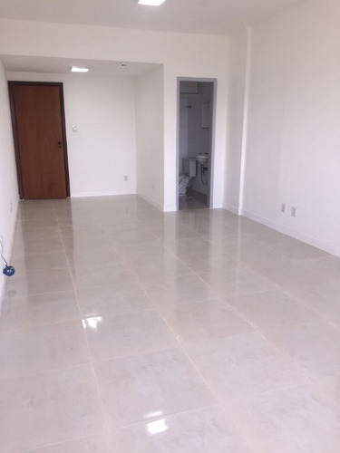 Imagem 6 de 7 de Sala Comercial Mobiliada Com 32m2 Na Torre Do Parque No Itiagara - Uni467 - 69588966