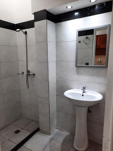 Alquilo Casa Ph Un Dormitorio Con Terraza En Buceo. Sin Gastos Comunes