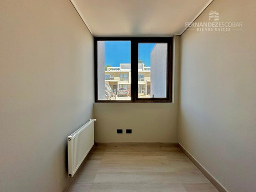 Concon - Vende Casa 3 Pisos 4d 4b 2e - Pinares De Montemar