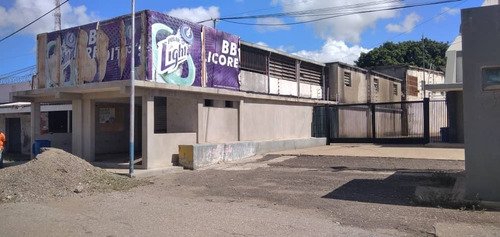 Imagen 1 de 7 de Amplio Local Comercial En Av Tirso Salaverria. 0414-5725250 Cod 22-17637