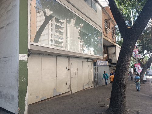 Vendo Amplio Local A Pie De Calle Av. Baralt, Cerca Puente Llaguno 598m2