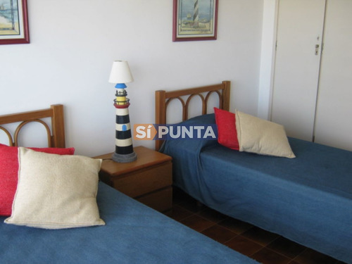 Imagen 8 de 11 de Apartamento En Brava, 3 Dormitorios *