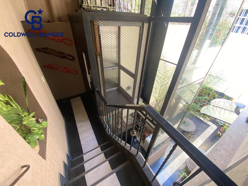Casa En Venta 8 Ambientes En Boedo