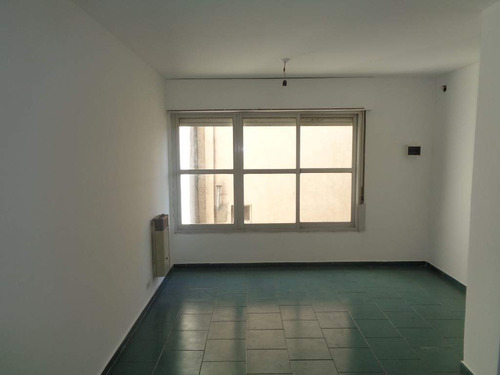 Barrio Alberdi - Departamento De 1 Dormitorio, Amplio Y Luminoso Con Cocina Equipada Y Terraza Espaciosa Con Excelente Vista