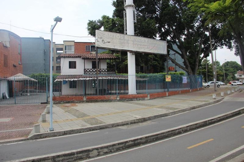 Imagen 14 de 17 de Parqueadero En Arriendo