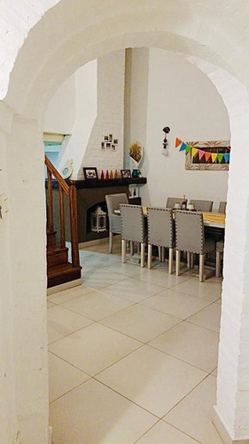 Imagen 2 de 11 de Casa Venta En Castelar Norte