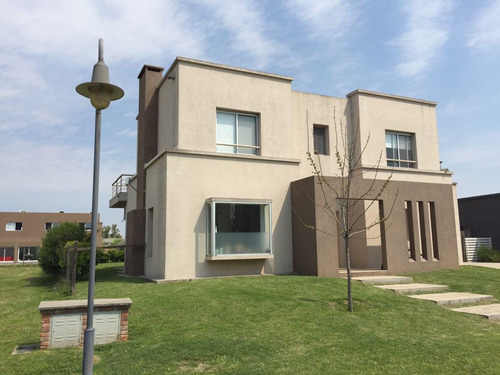 Imagen 1 de 8 de Casa - Nordelta Tigre