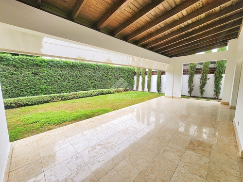 Casa Proyecto Cerrado Patio Y Paneles Solares Las Carmelitas Stgo.