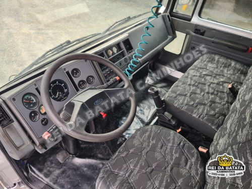 Imagem 9 de 21 de Ford Cargo 4030 Cummins Turbo Intercooler 4x2 Toco Baú