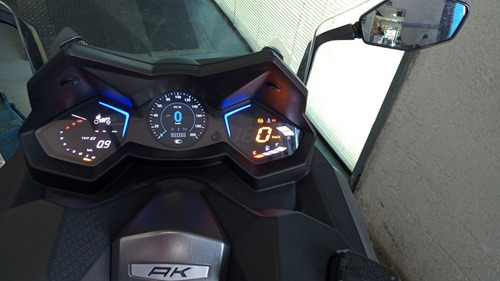 Imagem 9 de 15 de Kymco Ak 550 - Suzuki 0km
