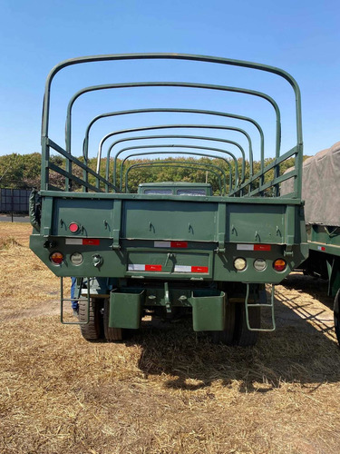 Imagem 5 de 15 de Caminhão 1418 4x4 1418 4x4 Traçado