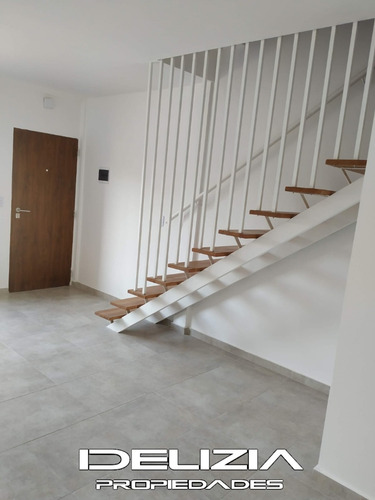 Venta De Duplex 3 Ambientes En Castelar