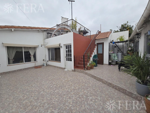 Venta De Casa De 3 Ambientes Con Quincho En Villa Dominico