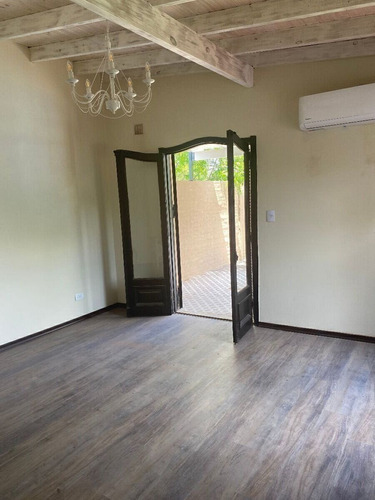 Imagen 14 de 17 de Venta De Hermoso Chalet En Ituzaingo Norte