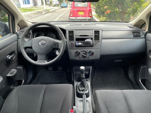 Nissan Tiida 2012