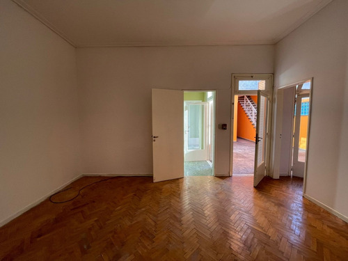Imagen 12 de 22 de Gran Casa 4 Amb Con Patio Y Terraza A La Venta Ubicado En Nueva Pompeya, Capital Federal, Buenos Aires