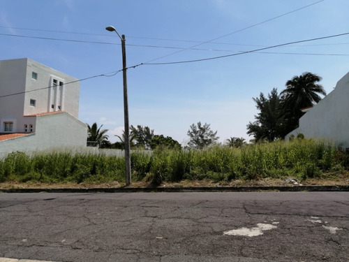 Terreno En Venta En Veracruz En Boulevard Ávila Camacho Fracc. Costa De Oro.