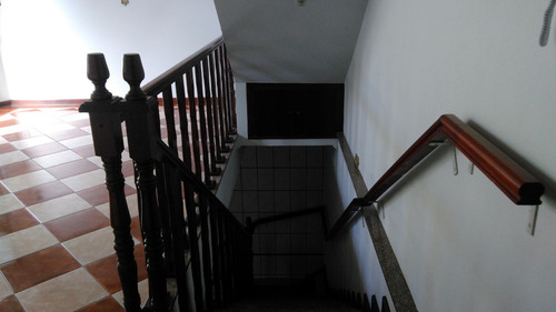 Ponto Comercial Com Residência Na Avenida Leonardo Villas Boas Próximo A Unifac