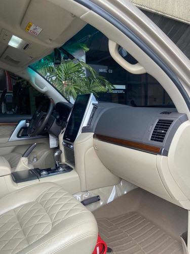 Imagen 8 de 10 de Toyota Land Cruiser Vxr V8 5.7