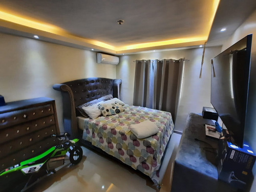 Vendo Apartamento Vacio Con Opción A Amueblado.