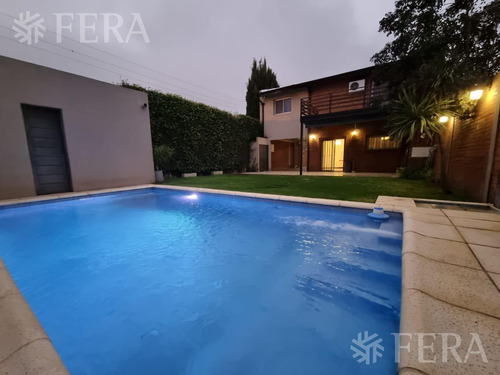 Venta De Casa 5 Ambientes Con Cochera Y Piscina En Belén De Escobar