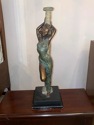 Escultura De Arcilla Con Patina