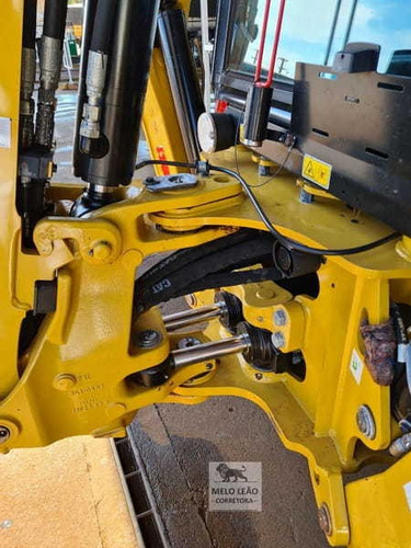 Imagem 10 de 15 de Retroescavadeira Caterpillar 416f2 4x4 C/ Ar 800 Horas 2020